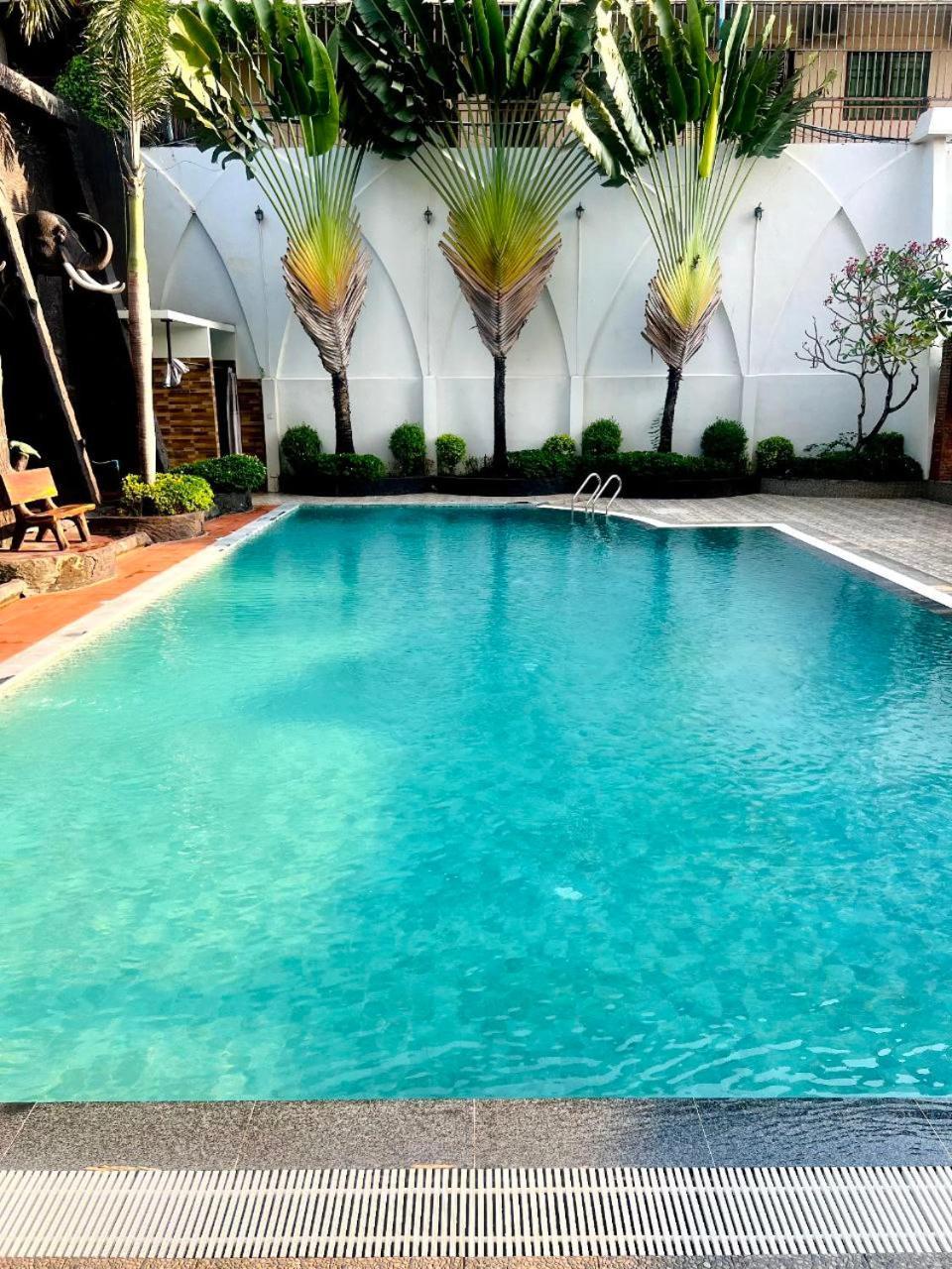 Aristocrat Residence & Hotel Sihanoukville Esterno foto