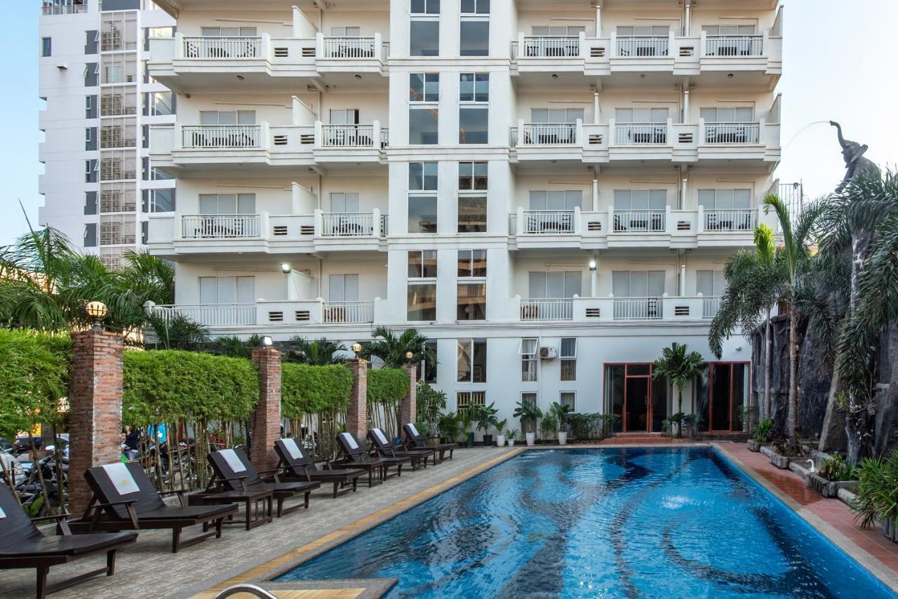 Aristocrat Residence & Hotel Sihanoukville Esterno foto