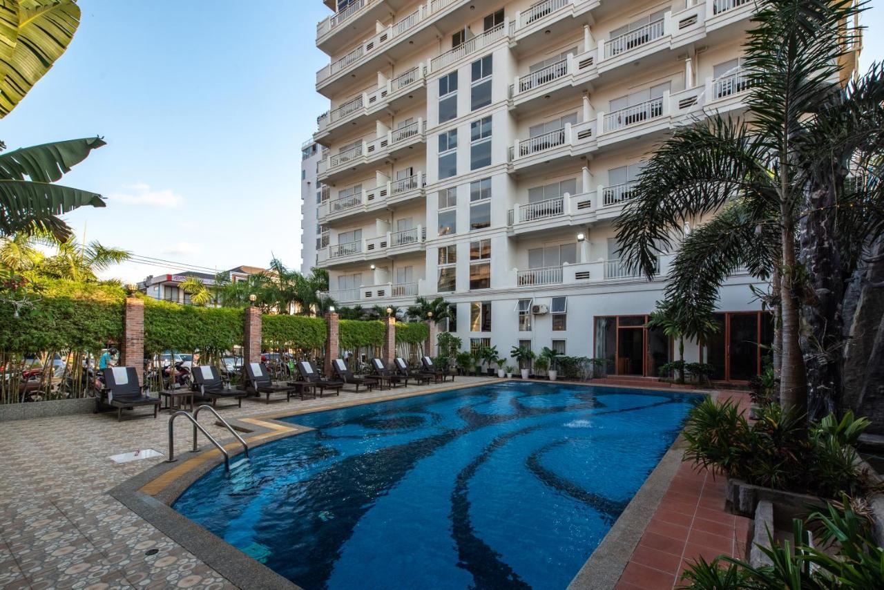 Aristocrat Residence & Hotel Sihanoukville Esterno foto