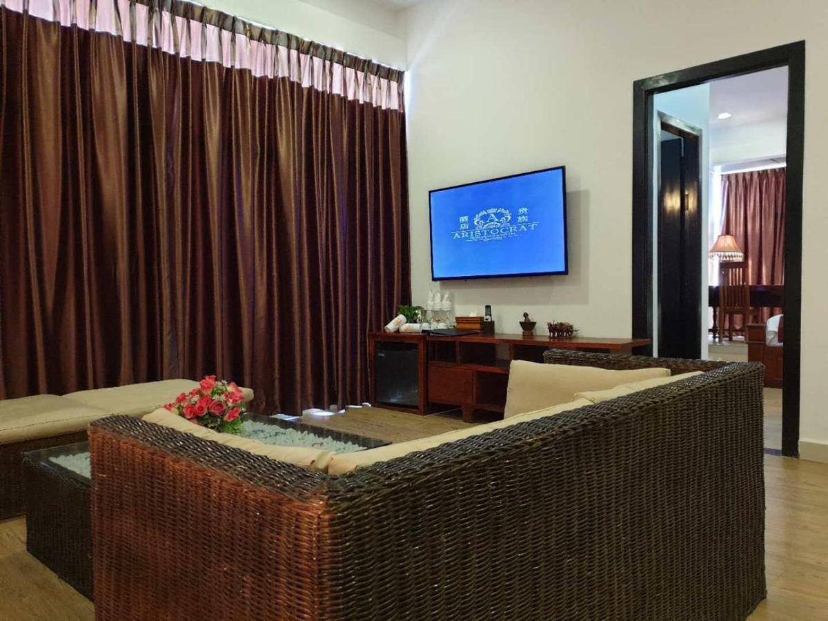 Aristocrat Residence & Hotel Sihanoukville Esterno foto